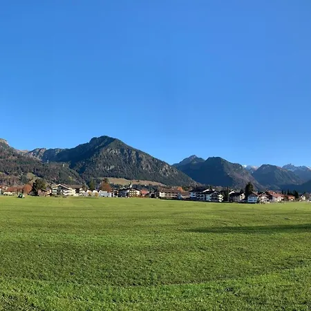 Appartement In Mit Wundervollem Bergpanorama *