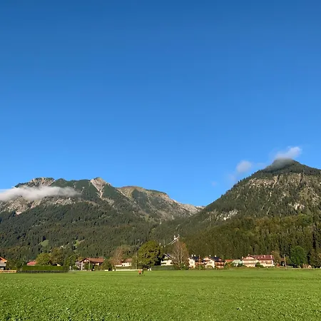 Appartement In Mit Wundervollem Bergpanorama *
